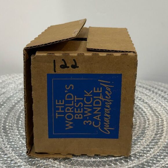 BBW Vampire Blood 3 Wick Scented Candle NWT - Picture 4 of 4